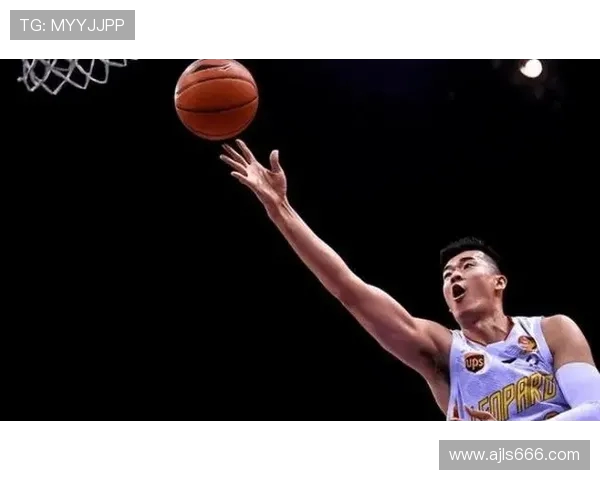 被隔扣！罚球4中1，被郑永刚弃用，广东队2米26中锋被高估了？